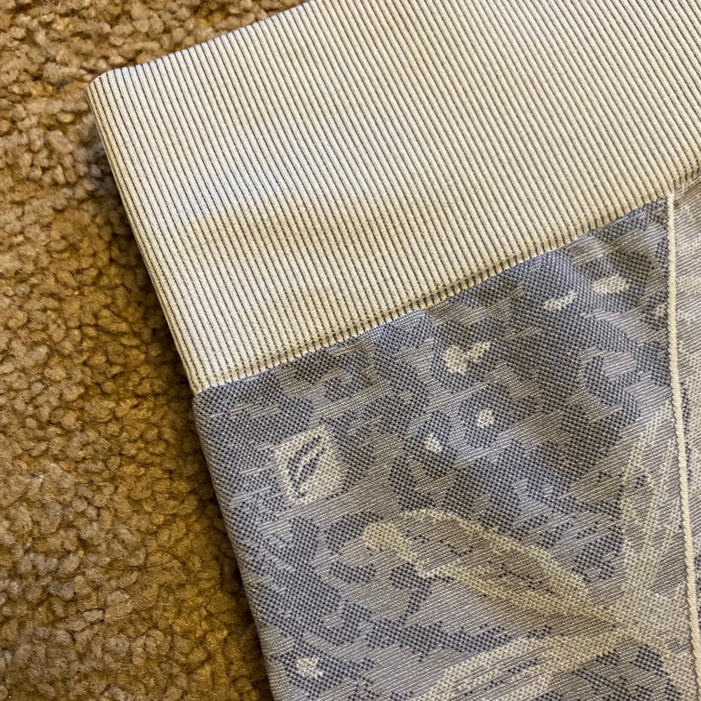 Fabletics capri leggings - Picture 3 of 3